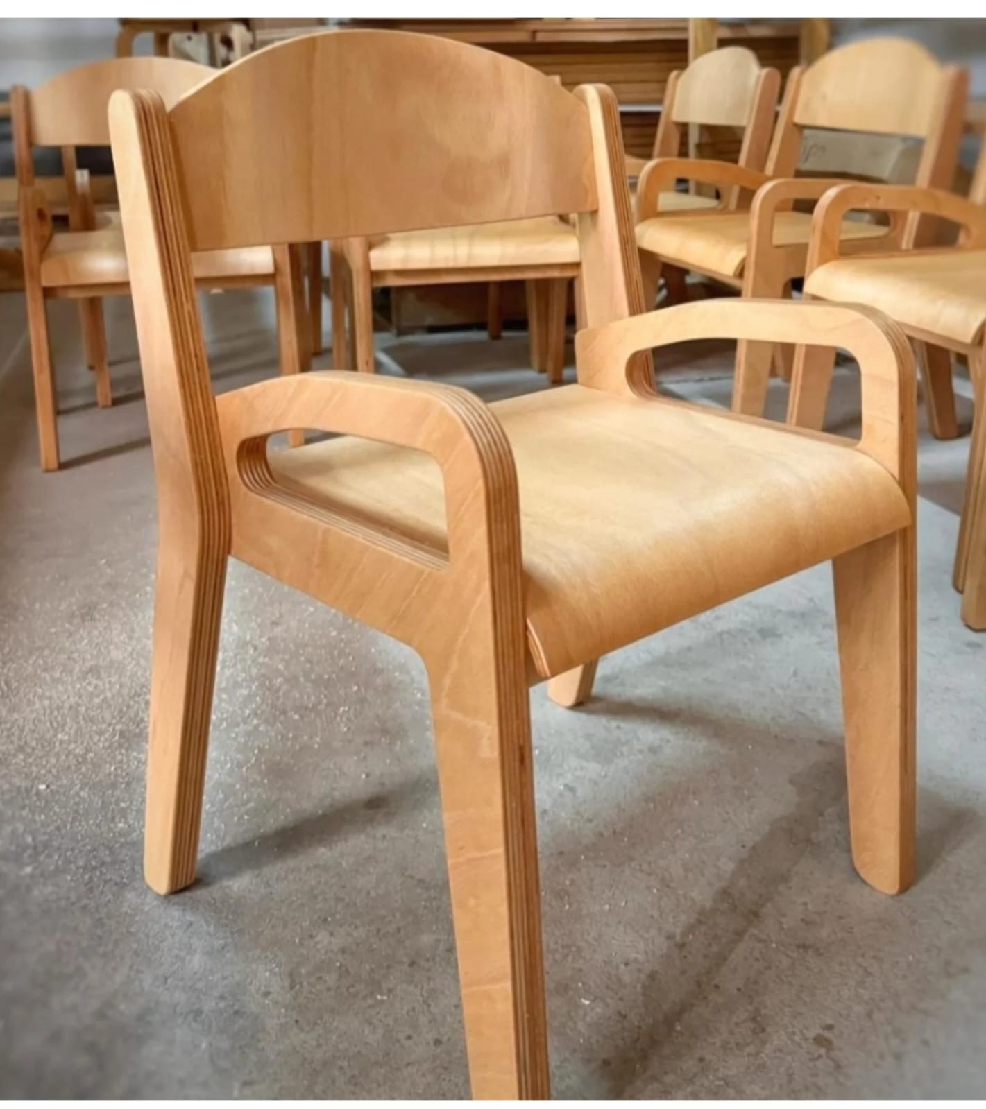 AHŞAP KONTRA SANDALYE KOLÇAKLI